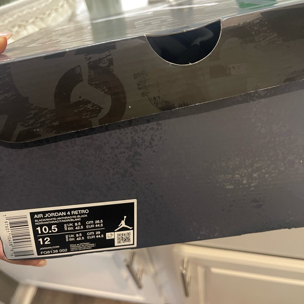 JORDAN 4 RETRO 
 Purchased 12/2024
Open to offers!